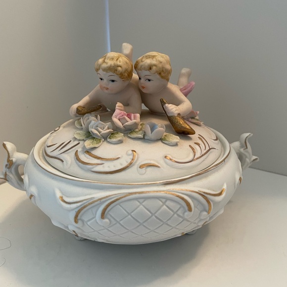 1950’s Ardco Bisque Porcelain Lidded Box With Cherub Motif Japan - Picture 1 of 4